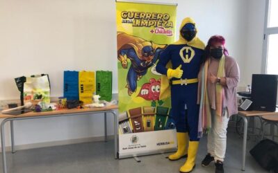 El Guerrero de la limpieza llega a Sant Josep para enseñar a reciclar correctamente a los alumnos de infantil y primaria