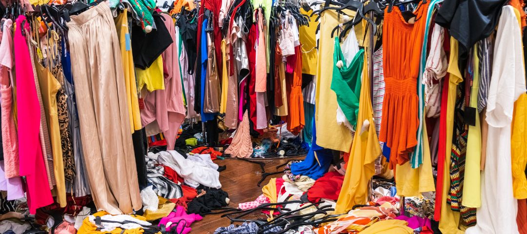 Fast fashion y rebajas: lo que no se ve detrás del precio